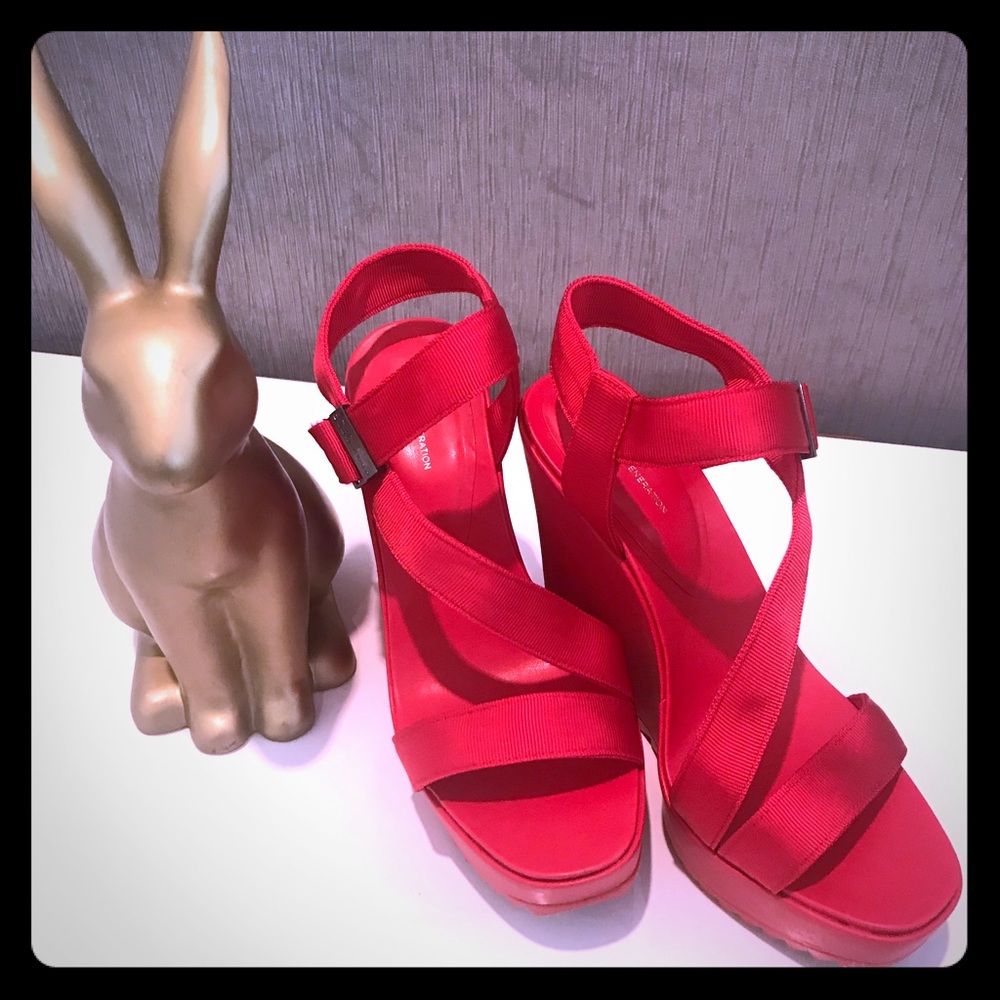 New BCBG Red platforms wedges 7.5